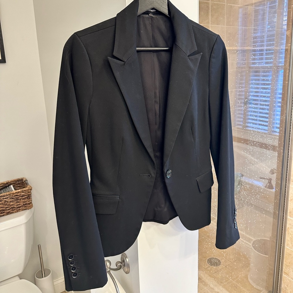 The perfect tailored blazer